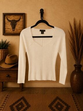 House of Harlow 1960 Ivory Ribbed V‑Neck Long Sleeve Top, M